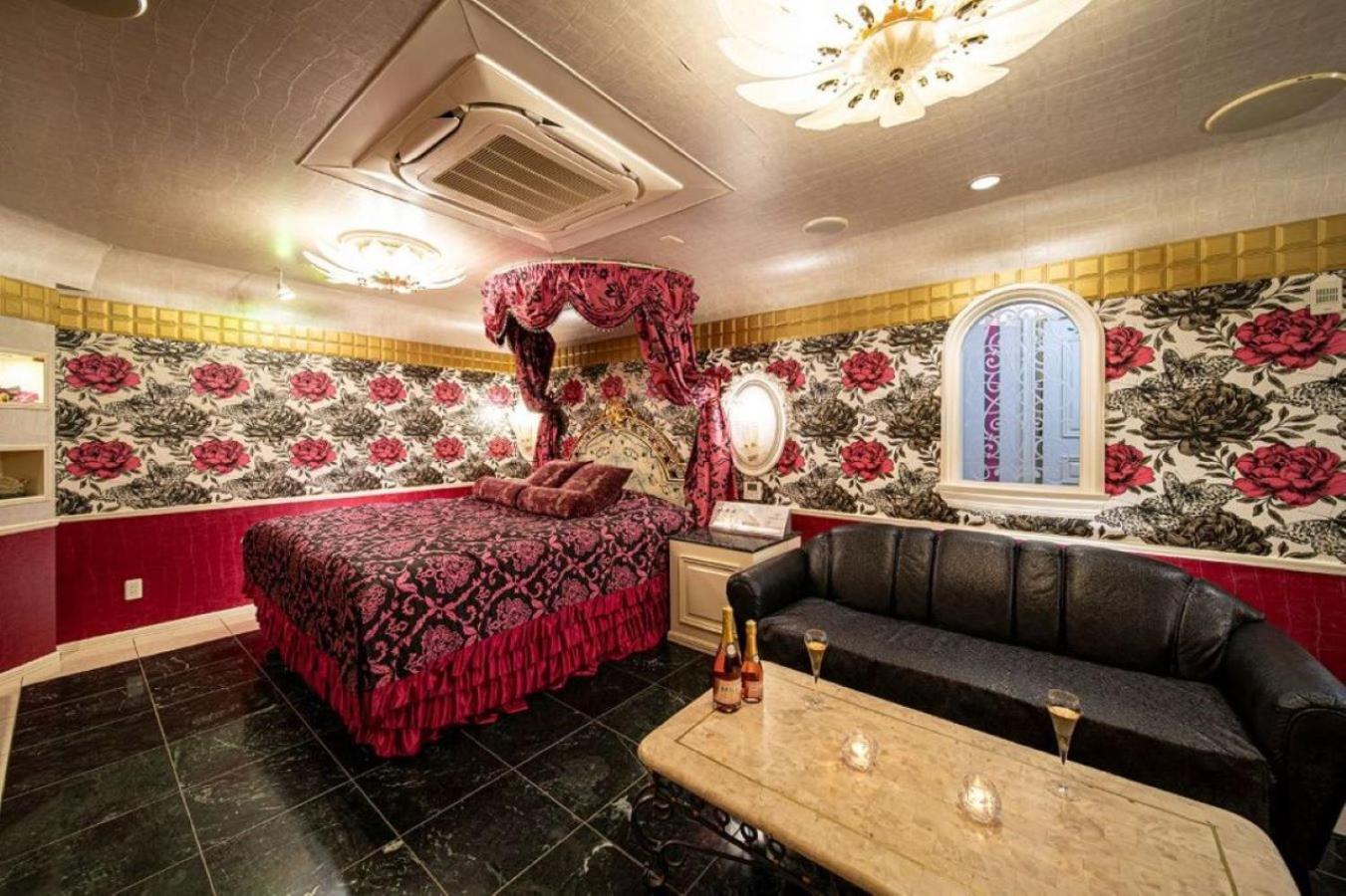 Rose Lips Shinsaibashi ローズリップス心斎橋 Love hotel *