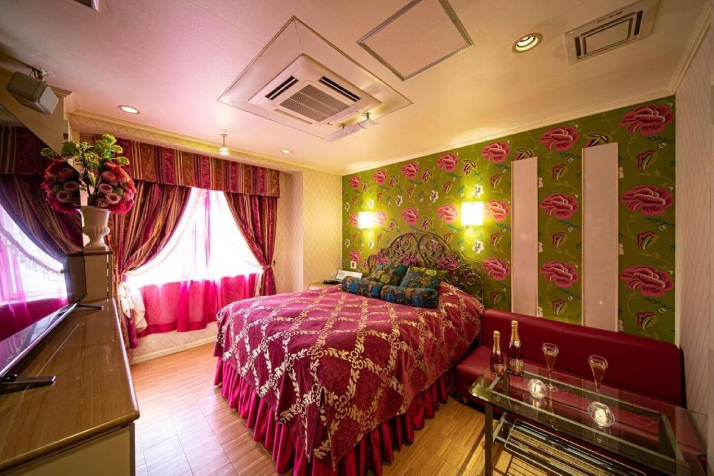 Rose Lips Shinsaibashi ローズリップス心斎橋 Love hotel