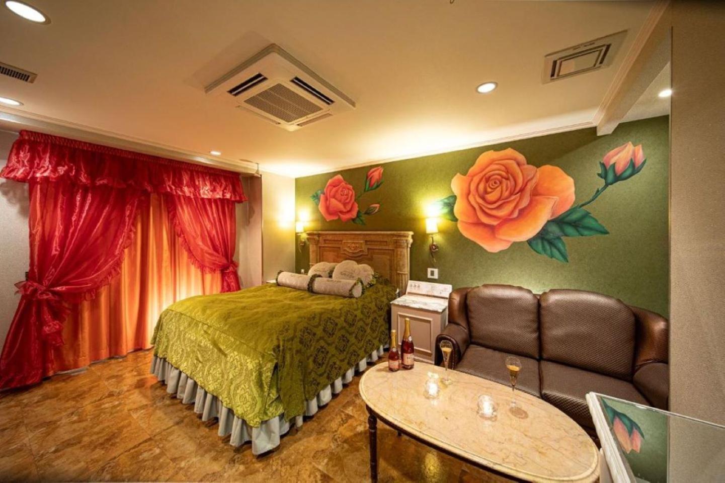 Love hotel Rose Lips Shinsaibashi ローズリップス心斎橋
